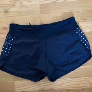 Size 4 lululemon workout shorts